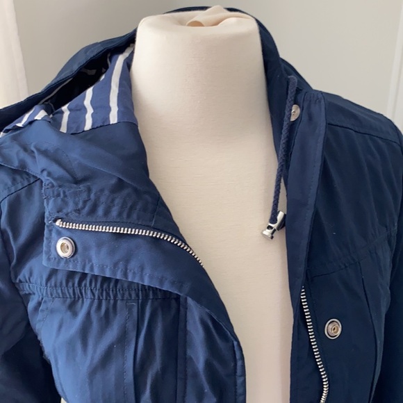 Tommy Hilfiger Water Repellent Cargo Jacket - Picture 2 of 8